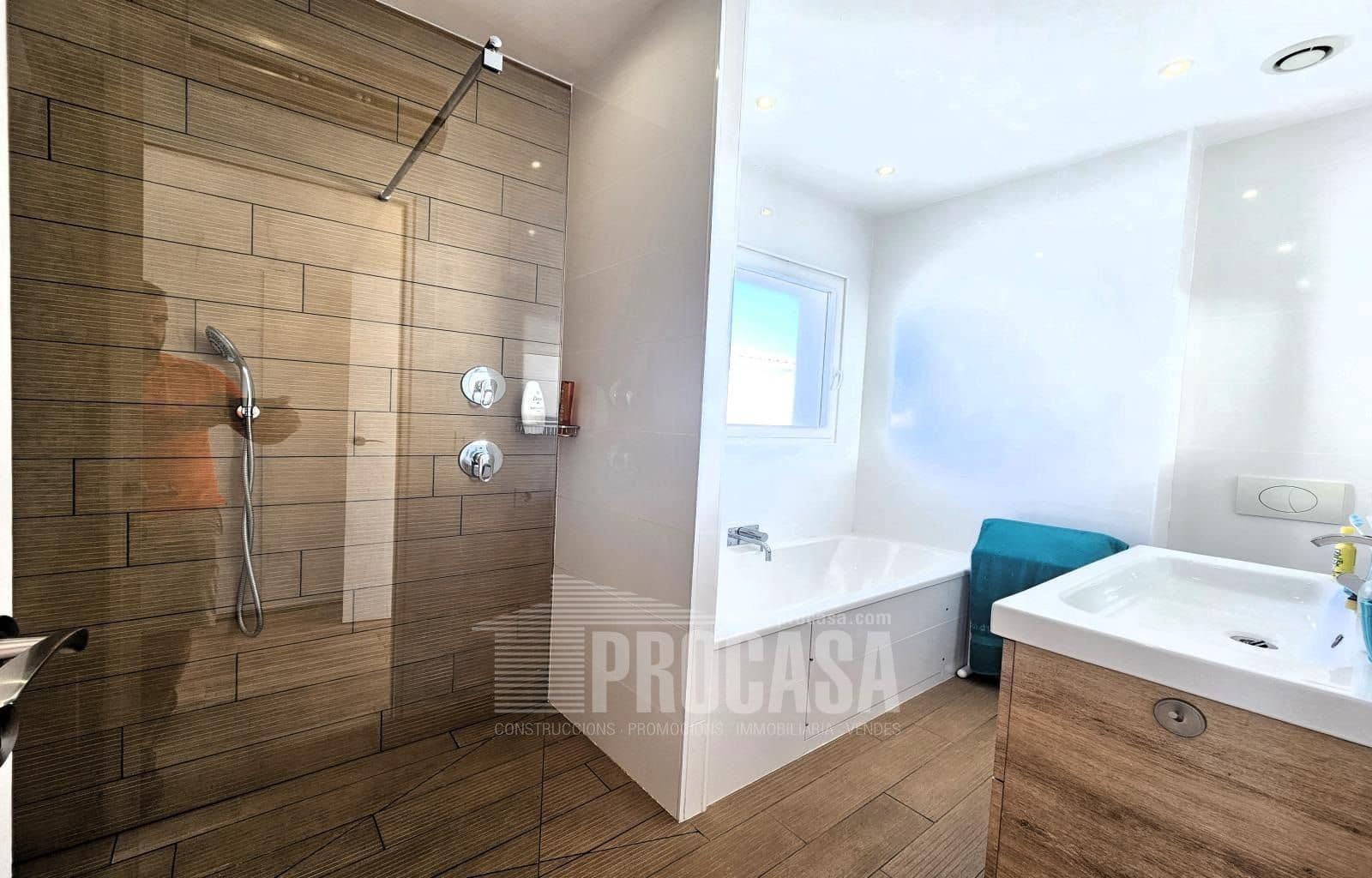 4 slaapkamer Villa te koop in Empuriabrava met zwembad garage - € 1.195.000 (Ref: 7996993)