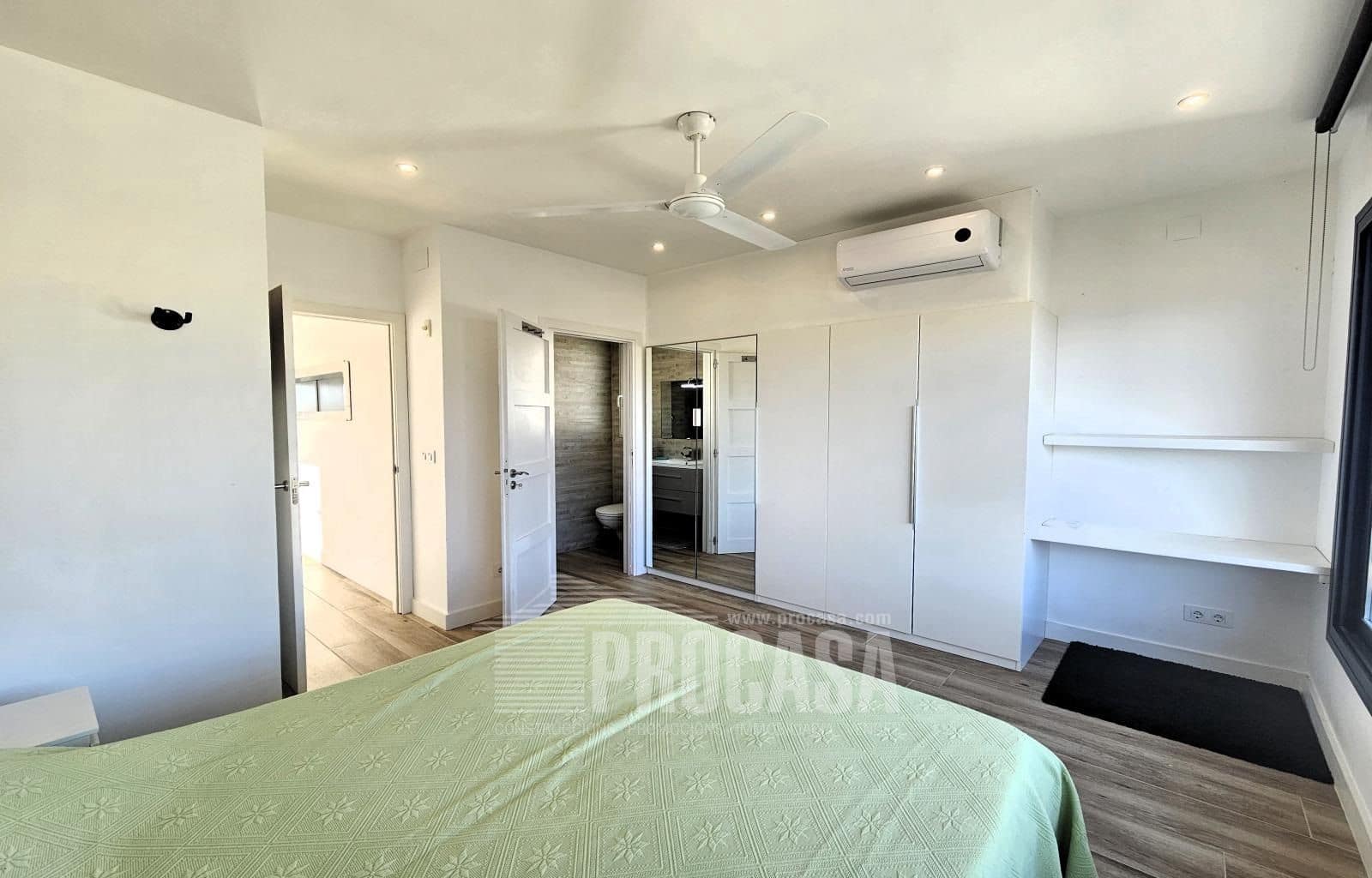 4 slaapkamer Villa te koop in Empuriabrava met zwembad garage - € 1.195.000 (Ref: 7996993)