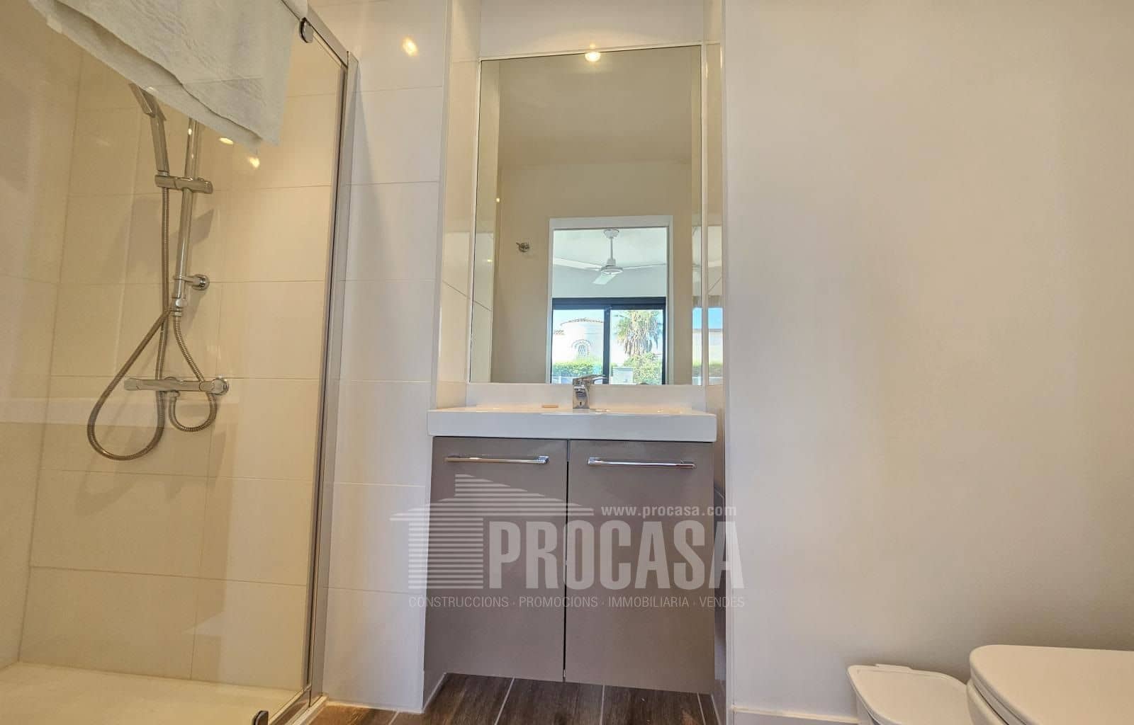 4 slaapkamer Villa te koop in Empuriabrava met zwembad garage - € 1.195.000 (Ref: 7996993)