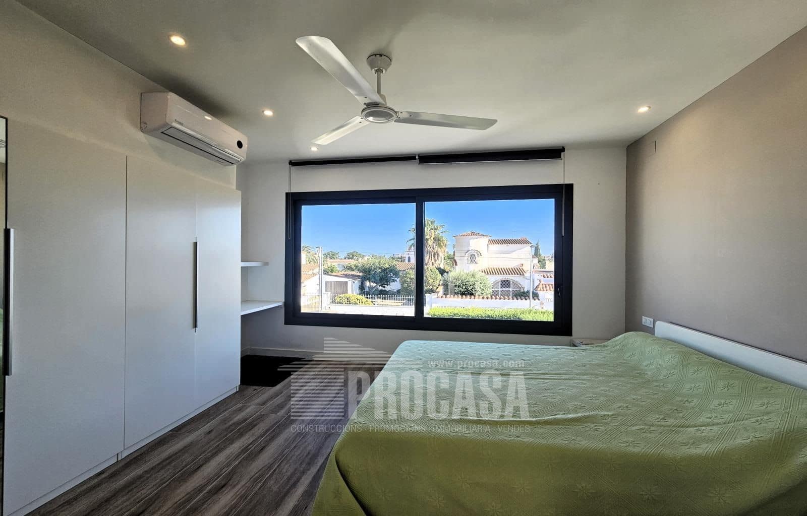 4 slaapkamer Villa te koop in Empuriabrava met zwembad garage - € 1.195.000 (Ref: 7996993)