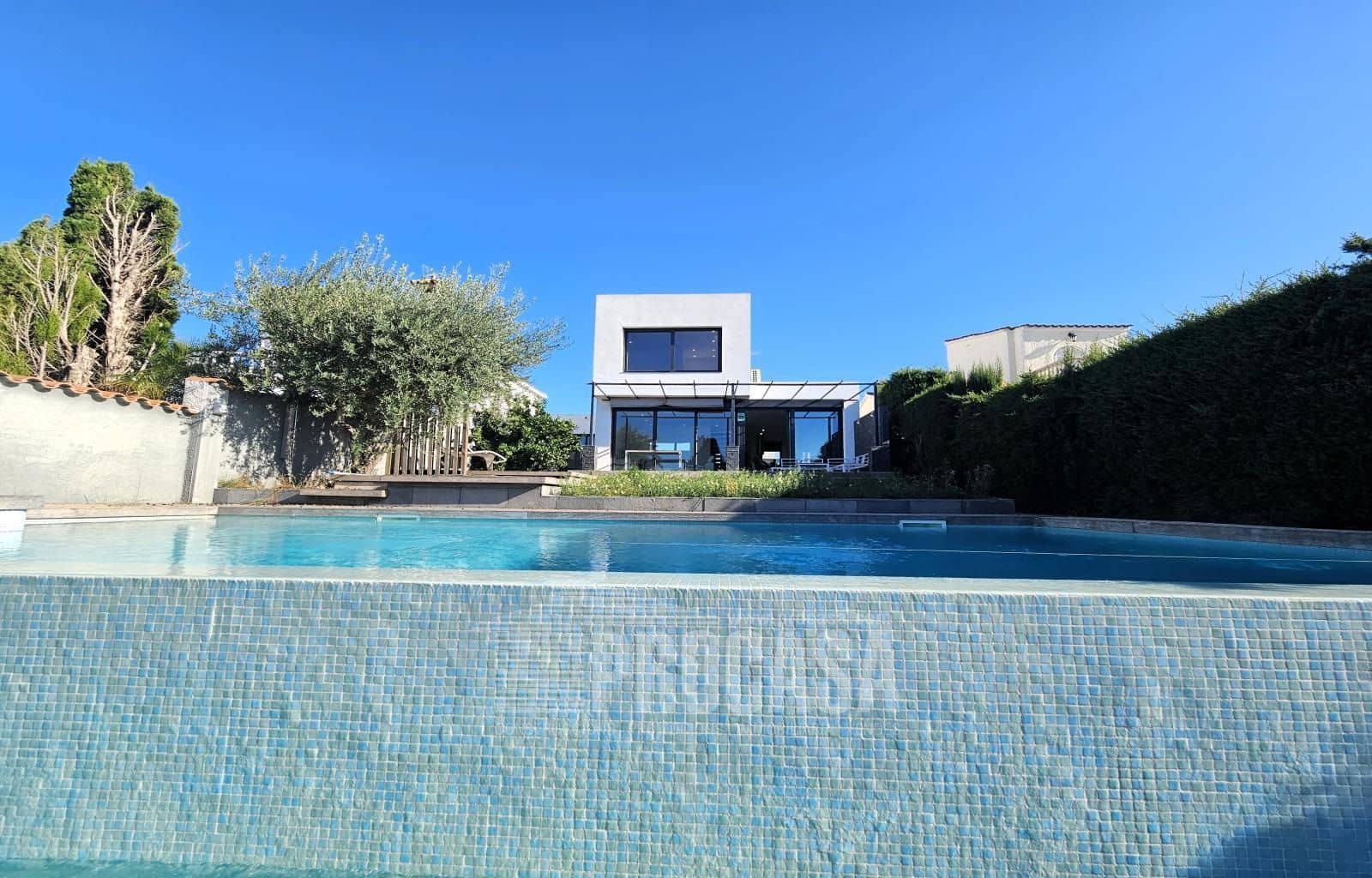 4 slaapkamer Villa te koop in Empuriabrava met zwembad garage - € 1.195.000 (Ref: 7996993)