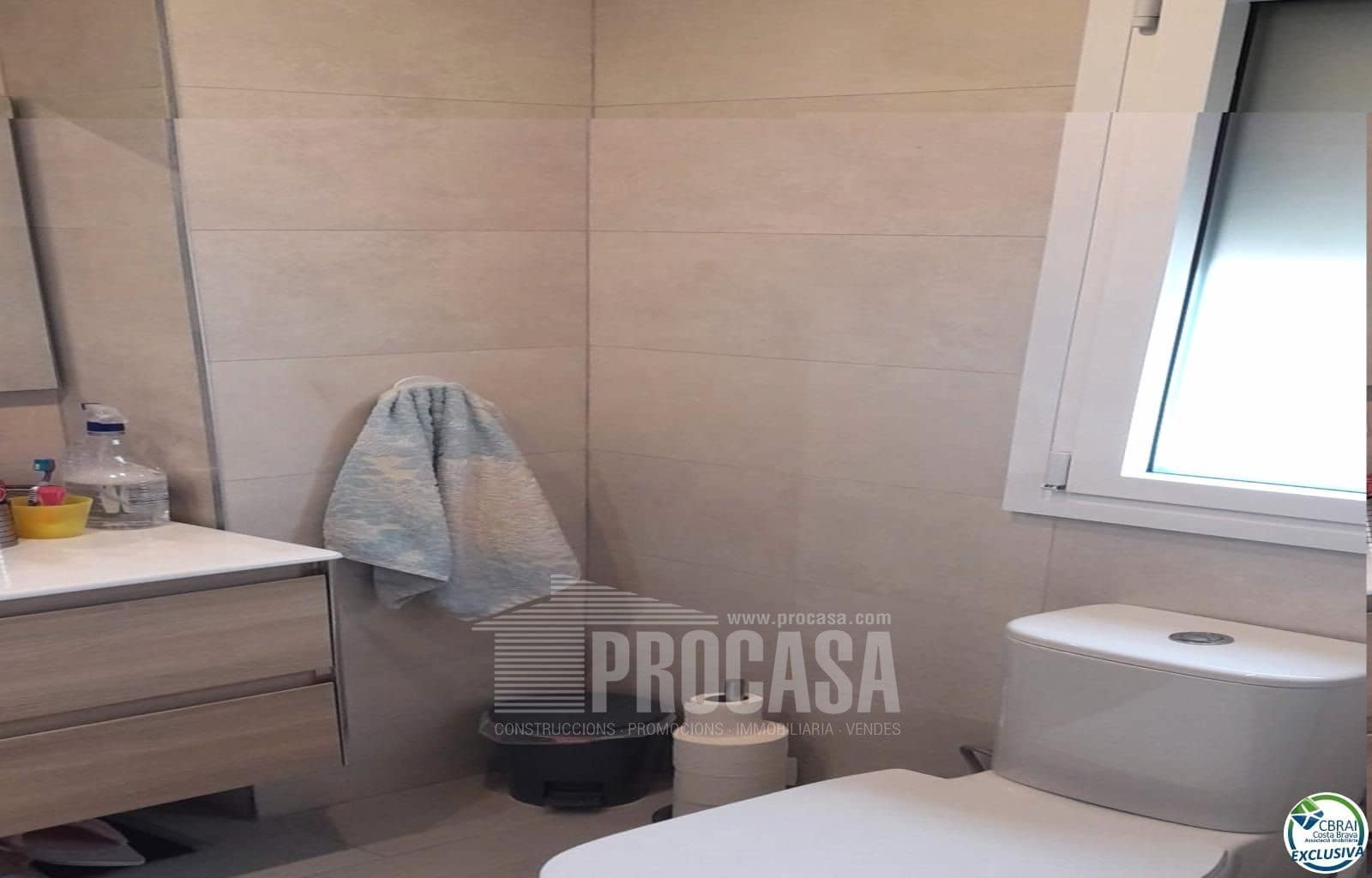 4 soveværelse Villa til salg i Empuriabrava med swimmingpool garage - € 349.000 (Ref: 8024634)