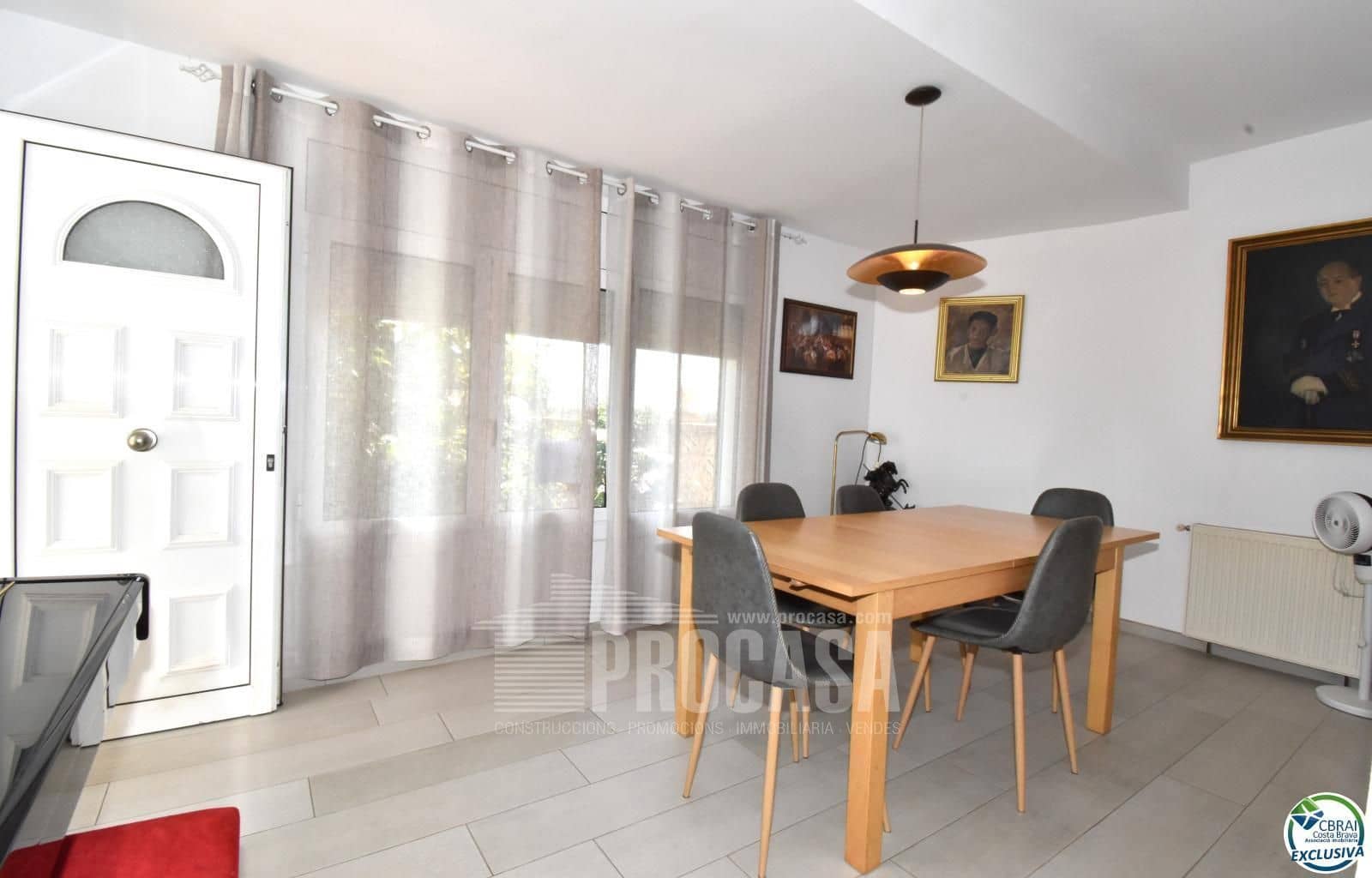 4 soveværelse Villa til salg i Empuriabrava med swimmingpool garage - € 349.000 (Ref: 8024634)