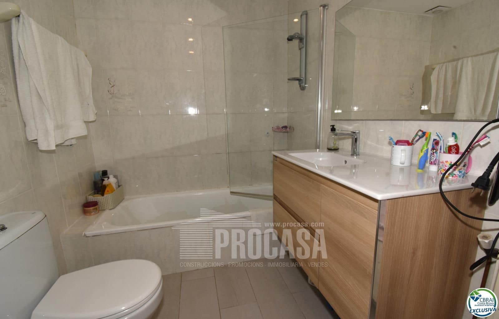 4 soveværelse Villa til salg i Empuriabrava med swimmingpool garage - € 349.000 (Ref: 8024634)