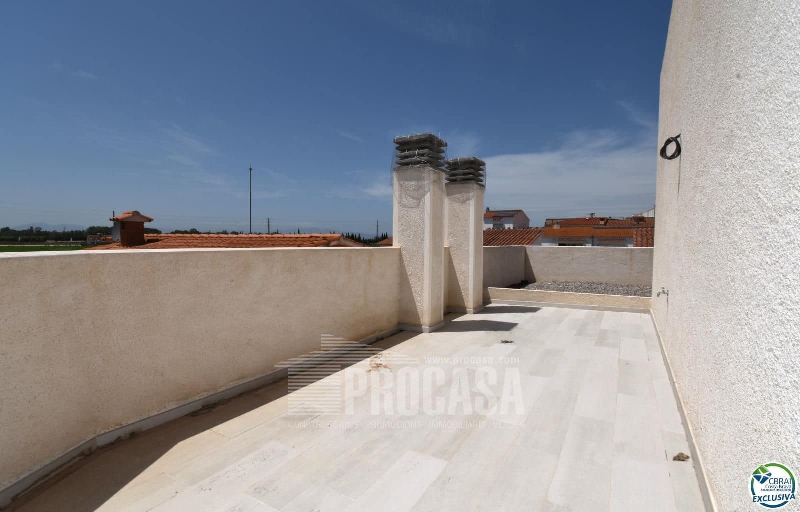 4 soveværelse Villa til salg i Empuriabrava med swimmingpool garage - € 349.000 (Ref: 8024634)