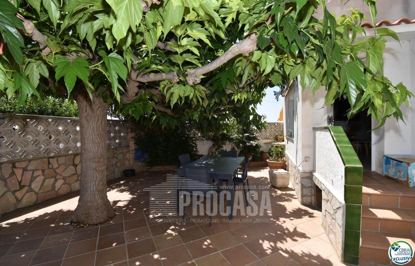 4 soveværelse Villa til salg i Empuriabrava med swimmingpool garage - € 349.000 (Ref: 8024634)