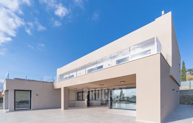 4 bedroom Villa for sale in Palau-saverdera with pool garage - € 895,000 (Ref: 8154945)