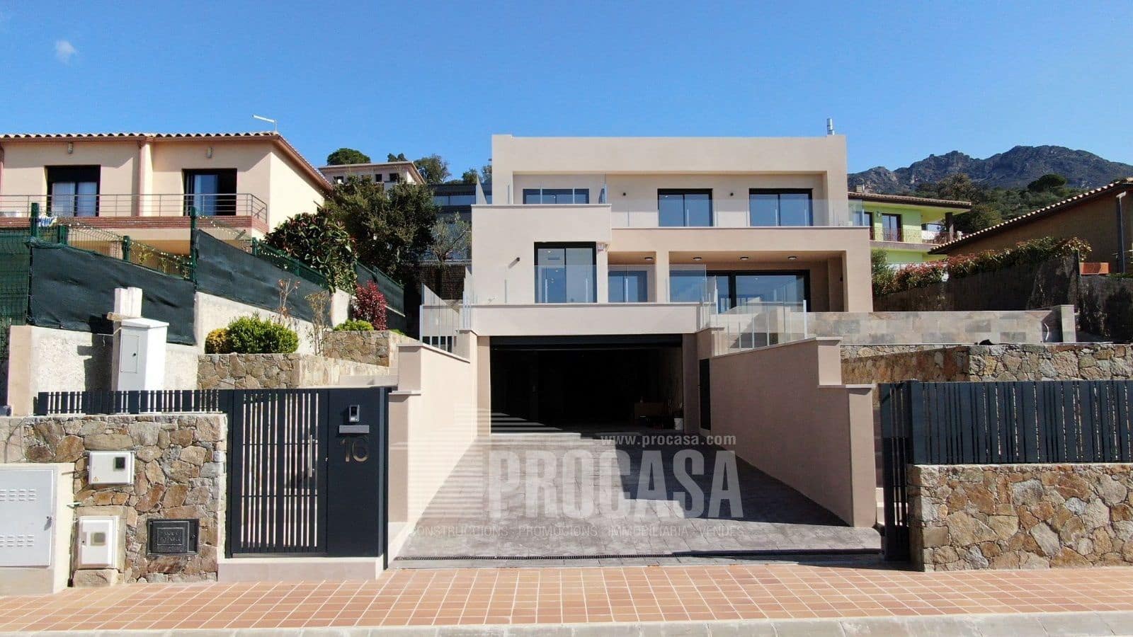 4 bedroom Villa for sale in Palau-saverdera with pool garage - € 895,000 (Ref: 8154945)