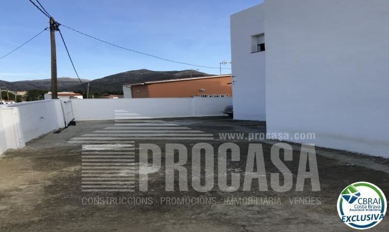 5 bedroom Villa for sale in Roses - € 460,000 (Ref: 8199273)