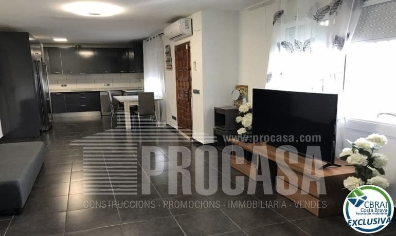 5 bedroom Villa for sale in Roses - € 460,000 (Ref: 8199273)