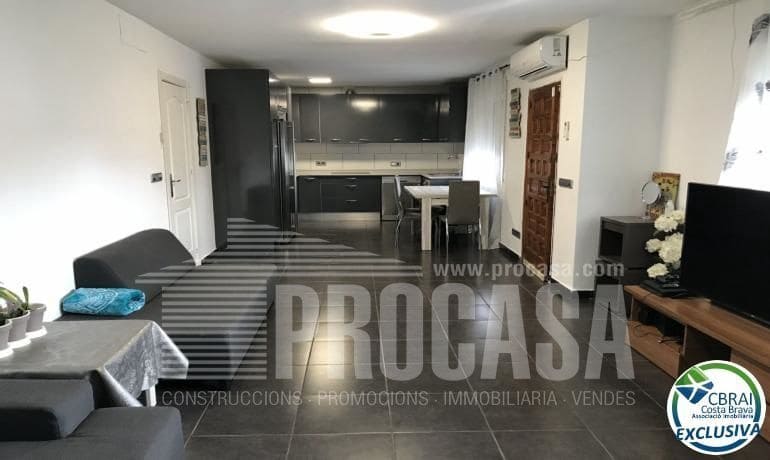 5 bedroom Villa for sale in Roses - € 460,000 (Ref: 8199273)