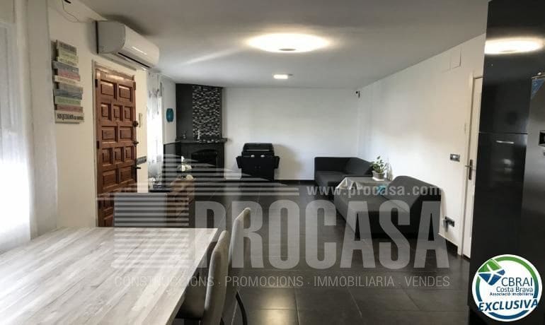 5 bedroom Villa for sale in Roses - € 460,000 (Ref: 8199273)