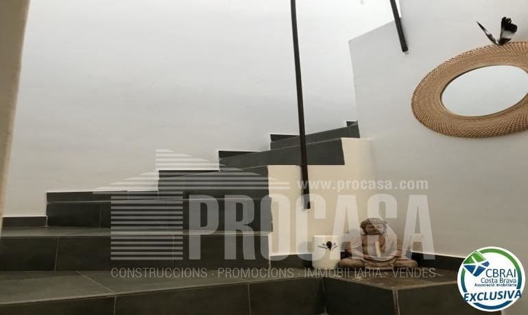 5 bedroom Villa for sale in Roses - € 460,000 (Ref: 8199273)