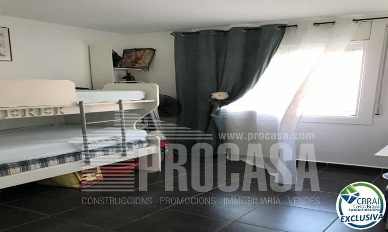 5 bedroom Villa for sale in Roses - € 460,000 (Ref: 8199273)