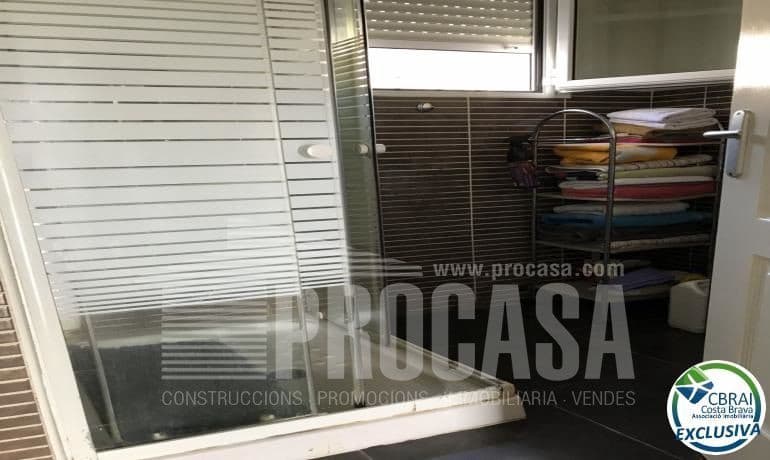 5 bedroom Villa for sale in Roses - € 460,000 (Ref: 8199273)