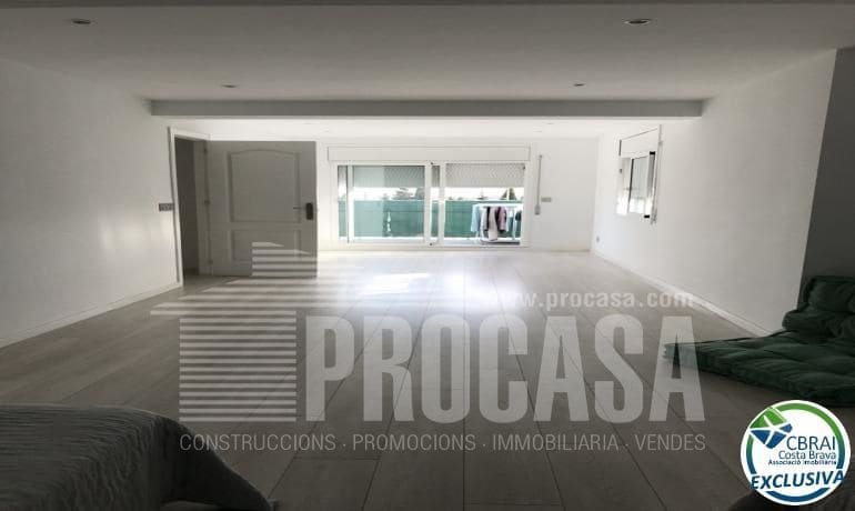 5 bedroom Villa for sale in Roses - € 460,000 (Ref: 8199273)