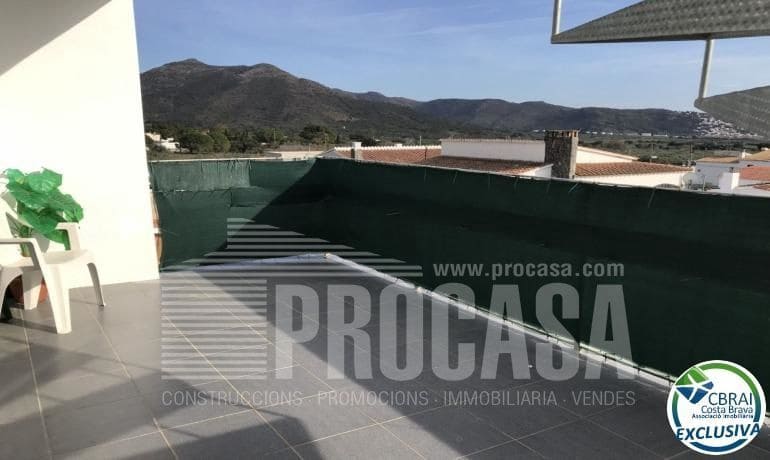 5 bedroom Villa for sale in Roses - € 460,000 (Ref: 8199273)