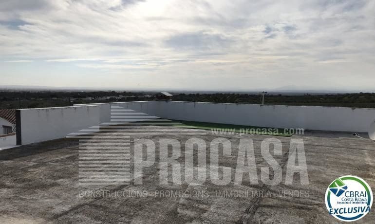 5 bedroom Villa for sale in Roses - € 460,000 (Ref: 8199273)