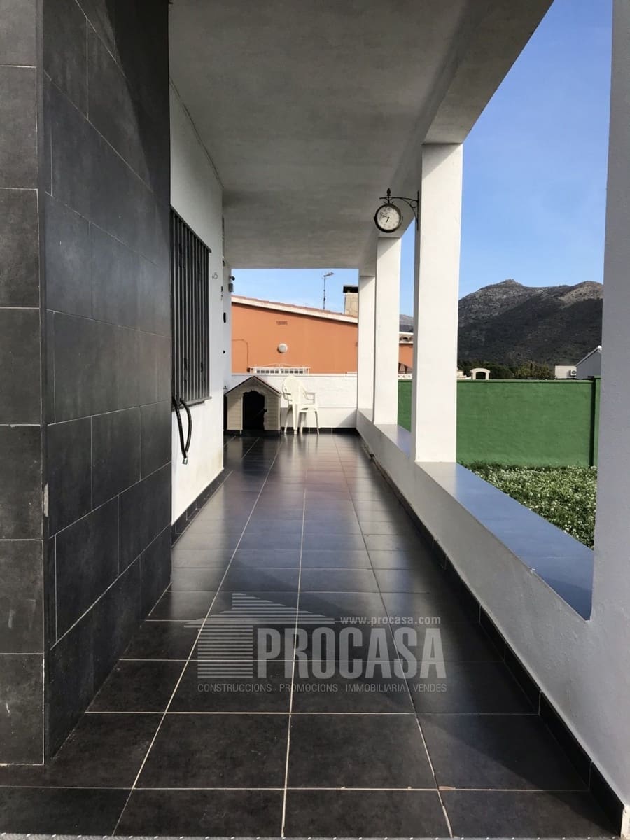 5 bedroom Villa for sale in Roses - € 460,000 (Ref: 8199273)