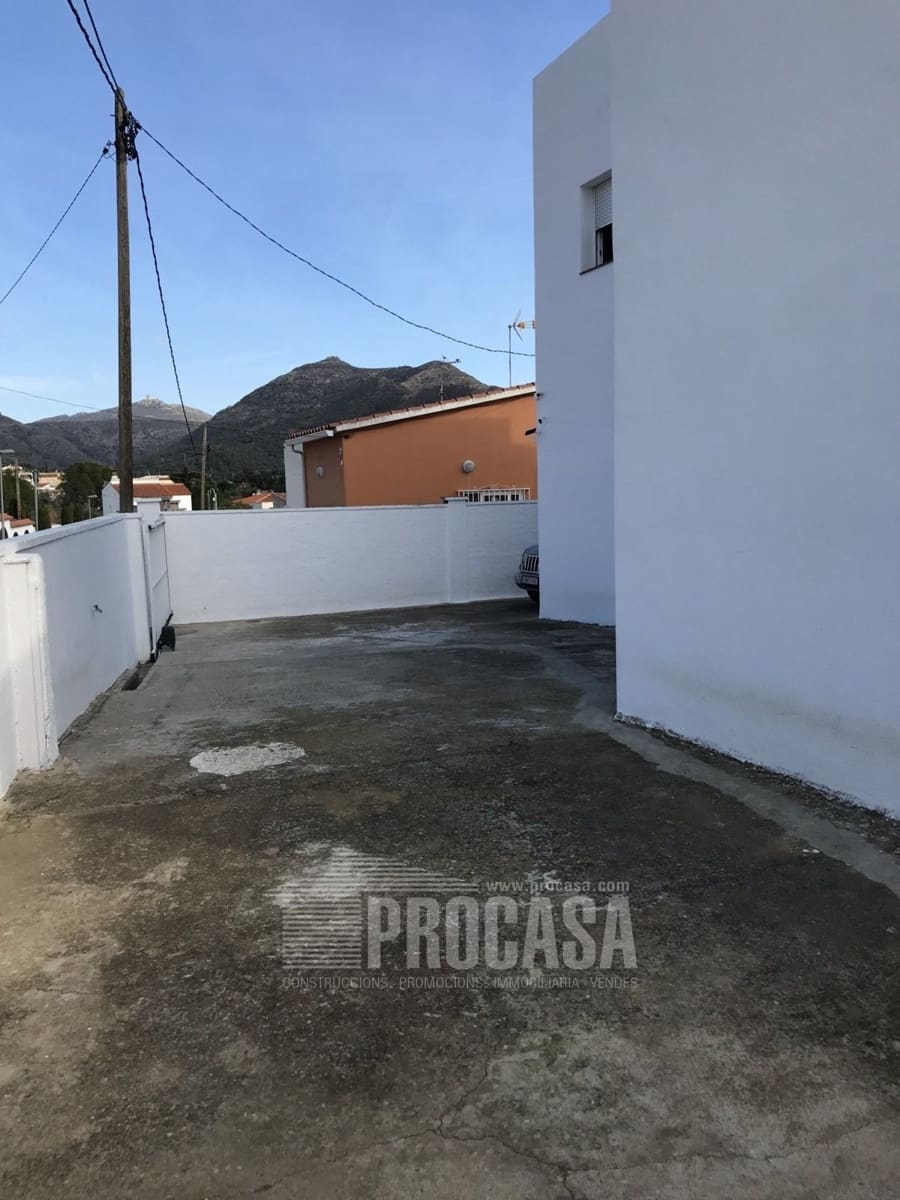 5 bedroom Villa for sale in Roses - € 460,000 (Ref: 8199273)