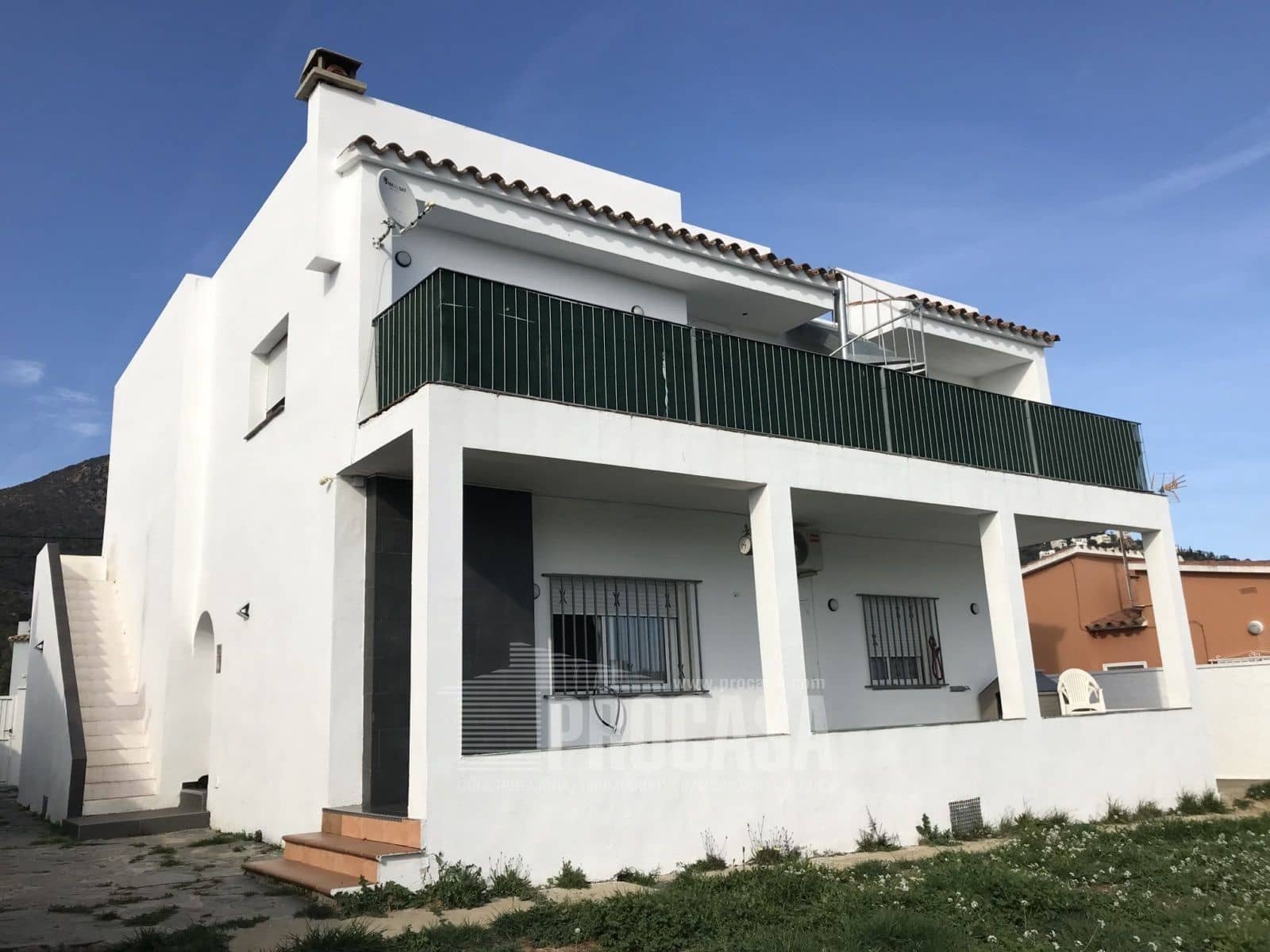 5 bedroom Villa for sale in Roses - € 460,000 (Ref: 8199273)