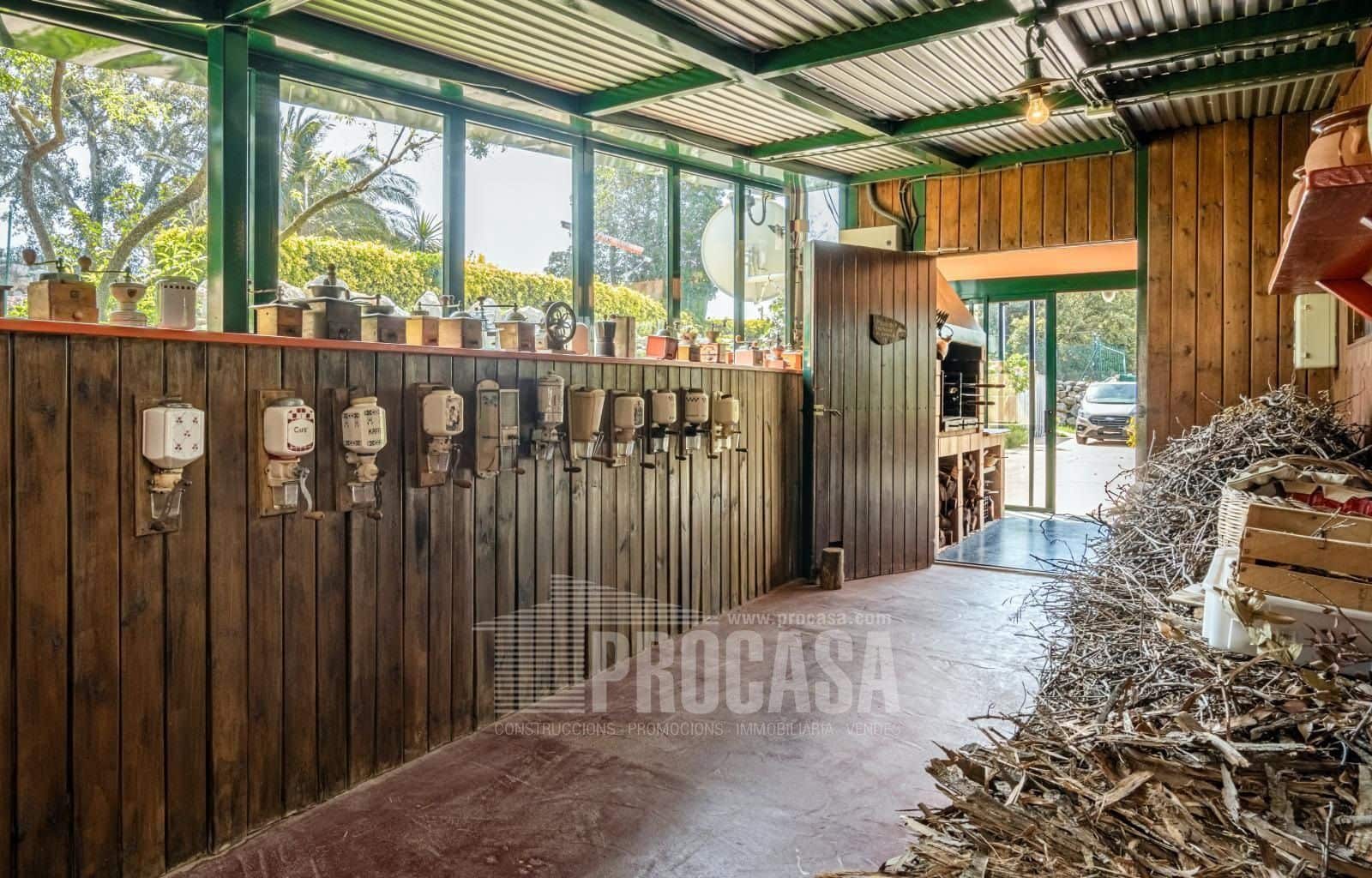 3 soverom Villa til salgs i Masarac med svømmebasseng garasje - € 975 000 (Ref: 8209875)