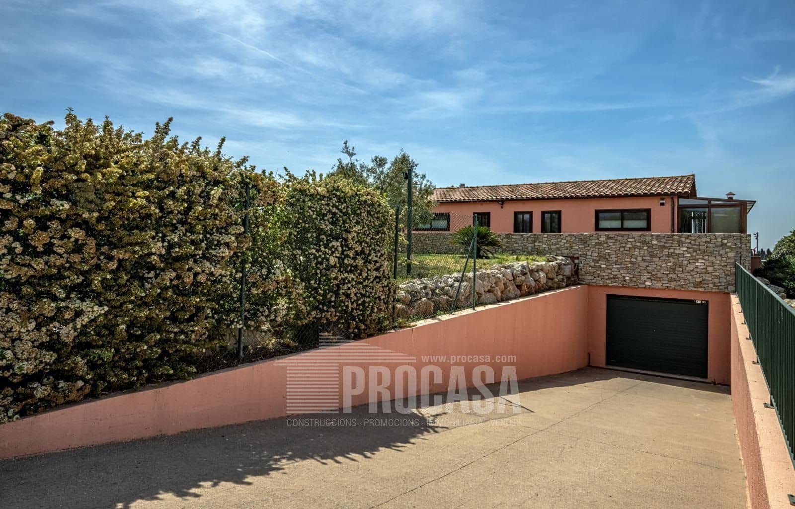 3 soverom Villa til salgs i Masarac med svømmebasseng garasje - € 975 000 (Ref: 8209875)