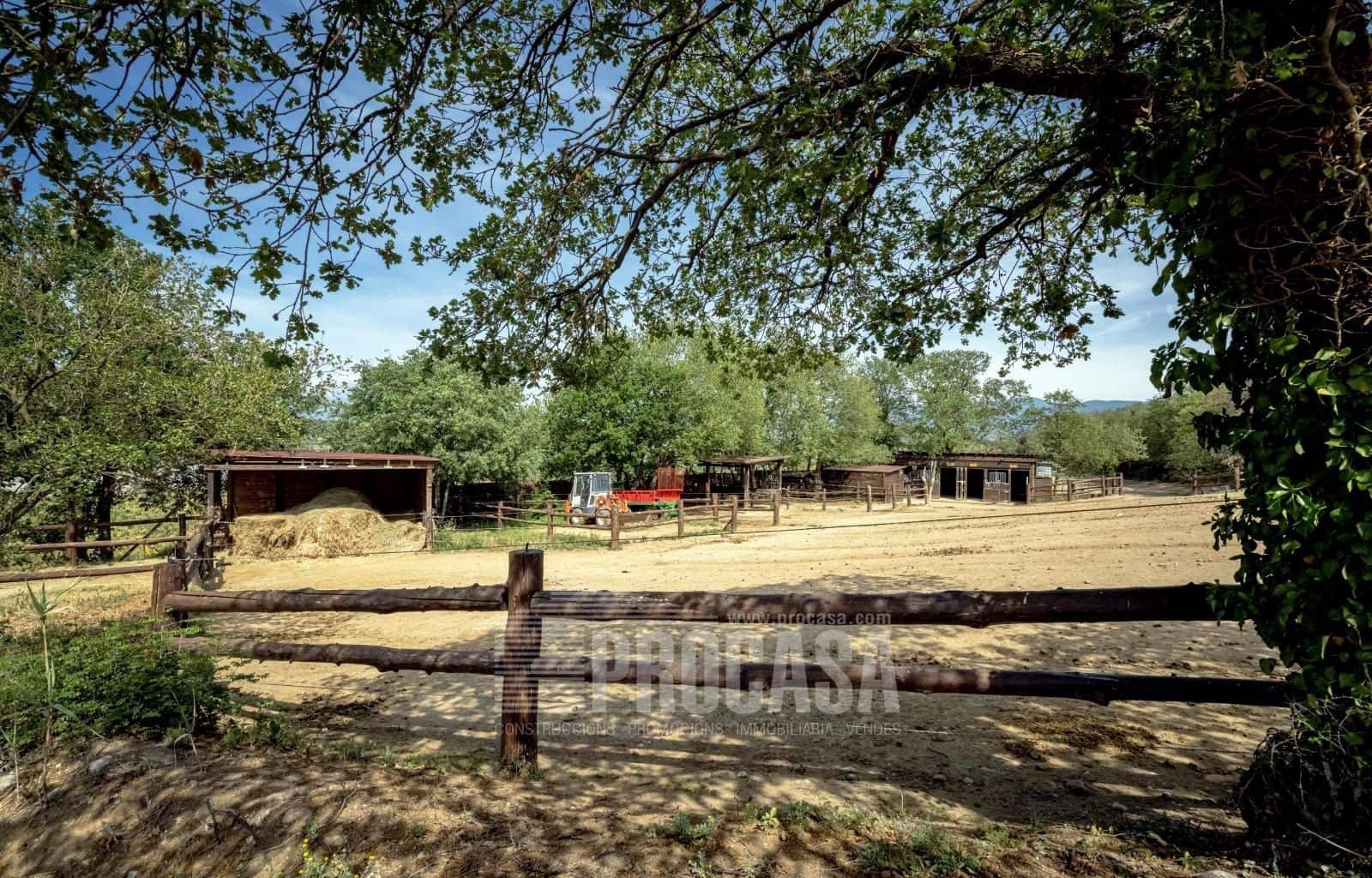 3 soverom Villa til salgs i Masarac med svømmebasseng garasje - € 975 000 (Ref: 8209875)