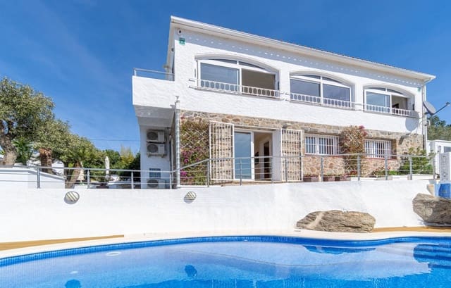 4 sypialnia Willa na sprzedaż w Roses z basenem garażem - 1 090 000 € (Ref: 8214715)