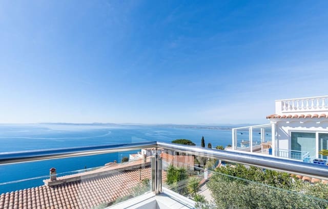 4 sypialnia Willa na sprzedaż w Roses z basenem garażem - 1 090 000 € (Ref: 8214715)