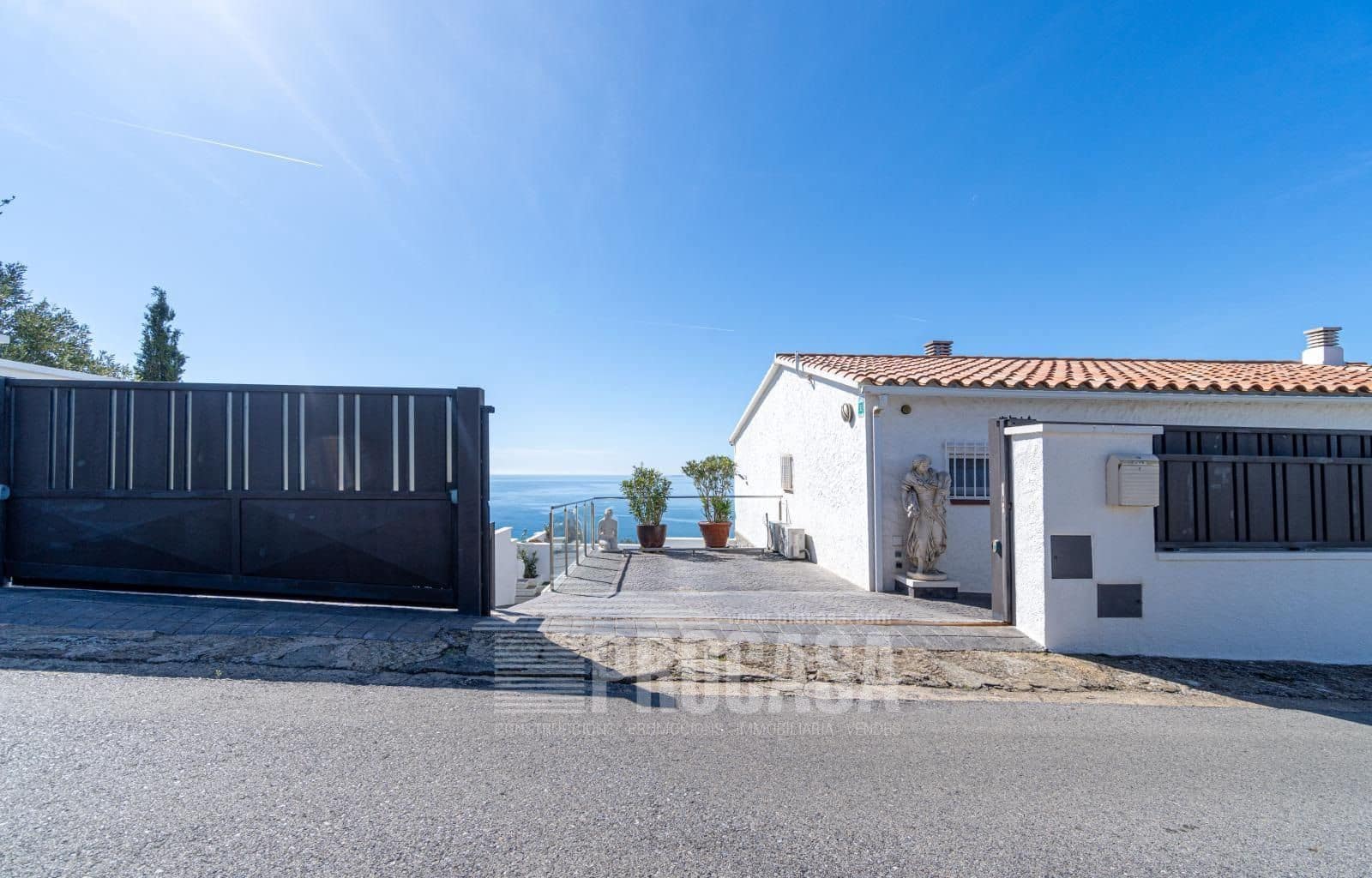 4 sypialnia Willa na sprzedaż w Roses z basenem garażem - 1 090 000 € (Ref: 8214715)