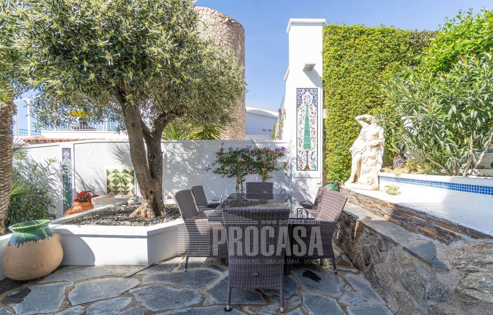 4 sypialnia Willa na sprzedaż w Roses z basenem garażem - 1 090 000 € (Ref: 8214715)