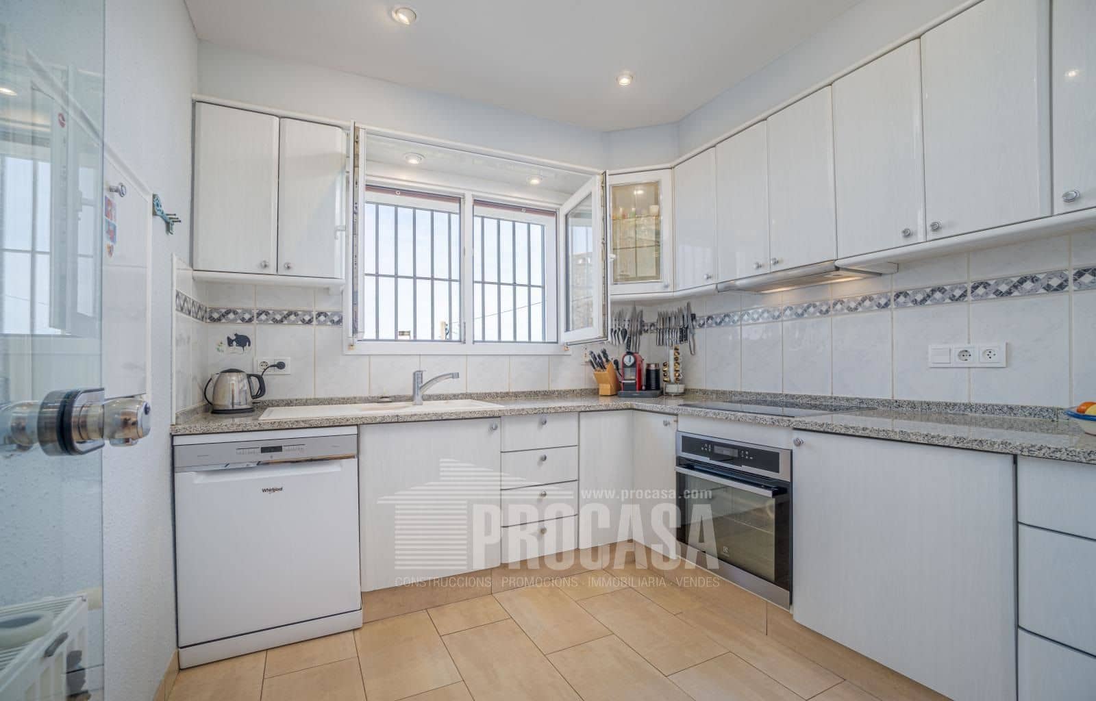 4 sypialnia Willa na sprzedaż w Roses z basenem garażem - 1 090 000 € (Ref: 8214715)