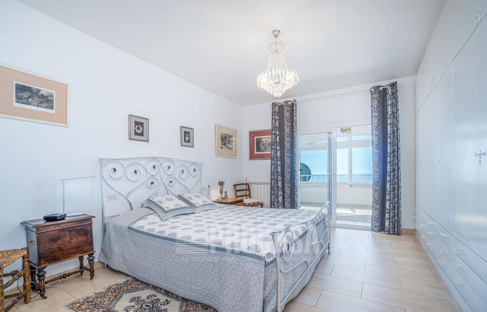 4 sypialnia Willa na sprzedaż w Roses z basenem garażem - 1 090 000 € (Ref: 8214715)