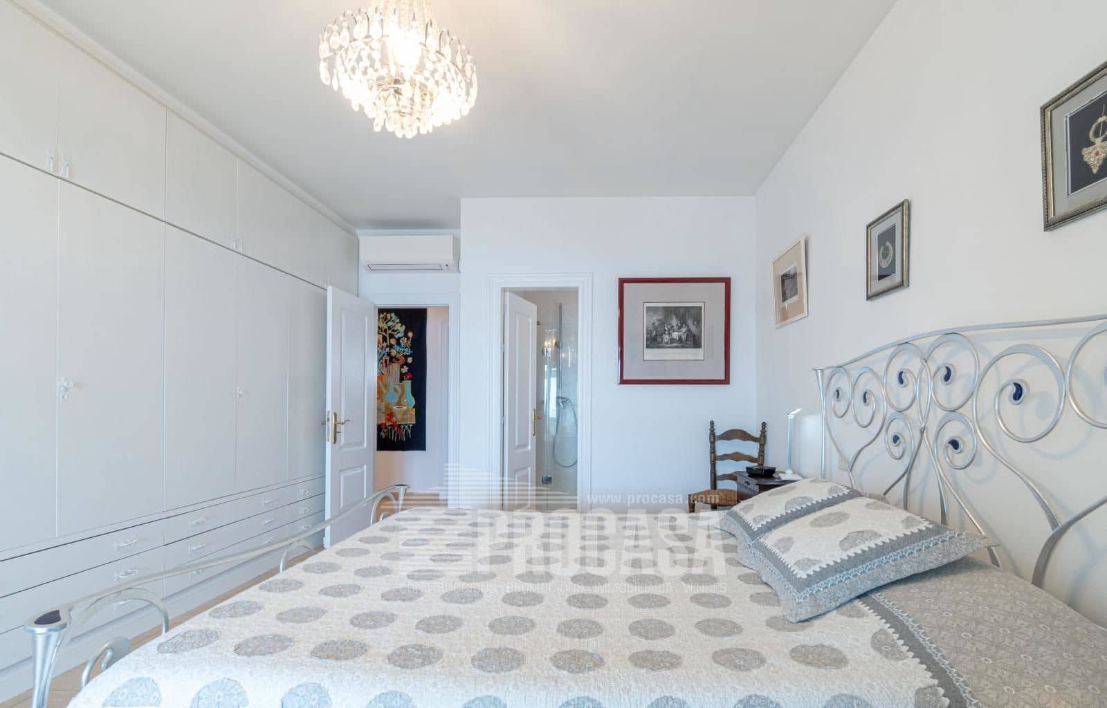 4 sypialnia Willa na sprzedaż w Roses z basenem garażem - 1 090 000 € (Ref: 8214715)