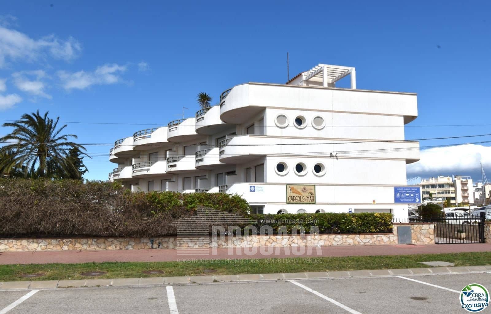 11 soverom Villa til salgs i Empuriabrava med svømmebasseng garasje - € 4 860 000 (Ref: 8227276)