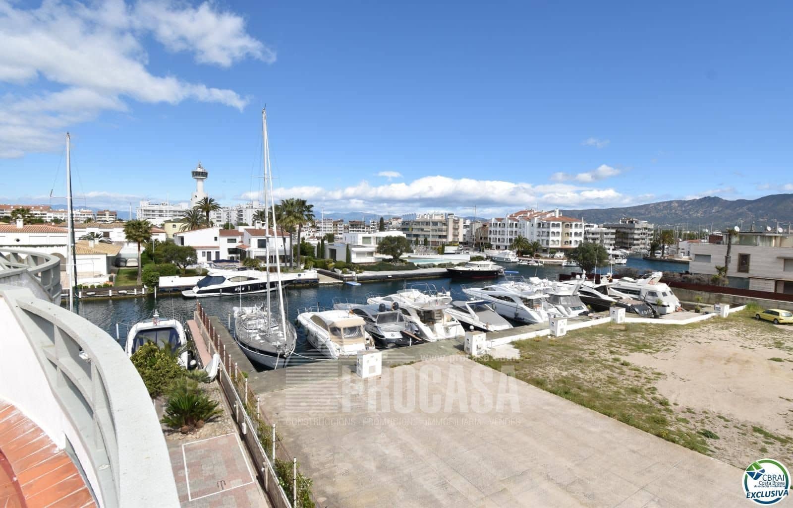 11 soverom Villa til salgs i Empuriabrava med svømmebasseng garasje - € 4 860 000 (Ref: 8227276)
