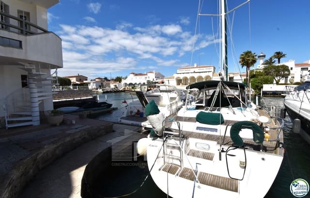 11 chambre Villa/Maison à vendre à Empuriabrava, Castelló d'Empúries avec piscine garage - 4 860 000 € (Ref: 8227276)