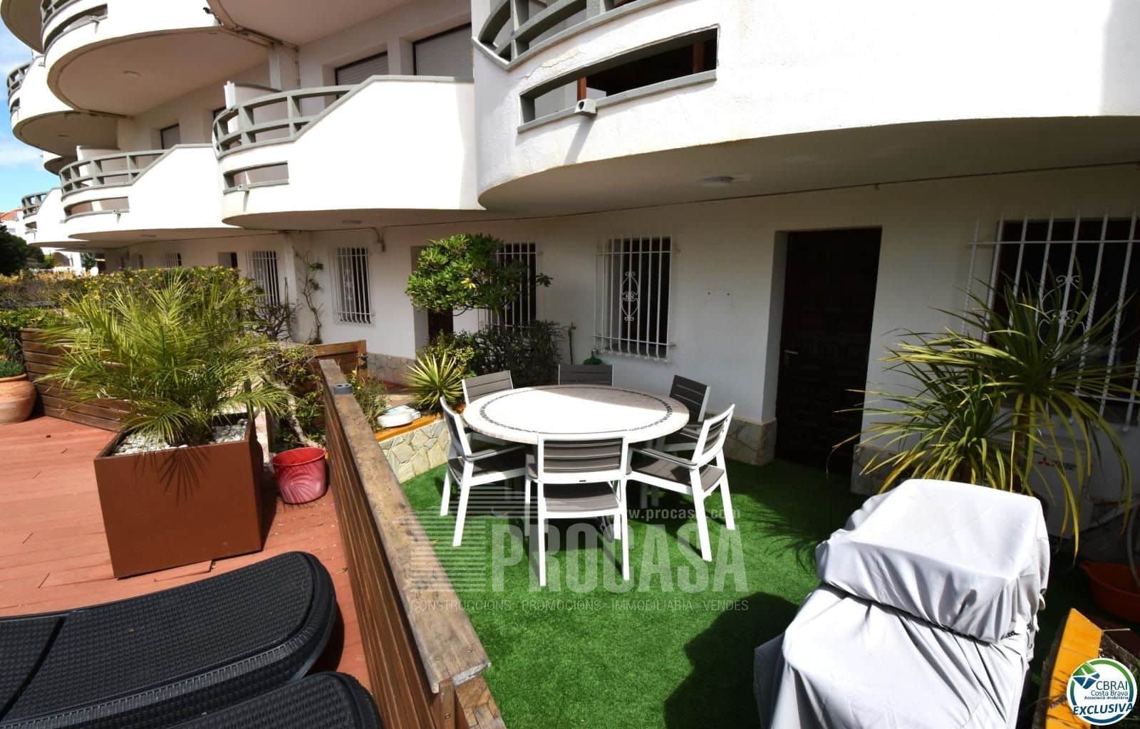 11 soverom Villa til salgs i Empuriabrava med svømmebasseng garasje - € 4 860 000 (Ref: 8227276)