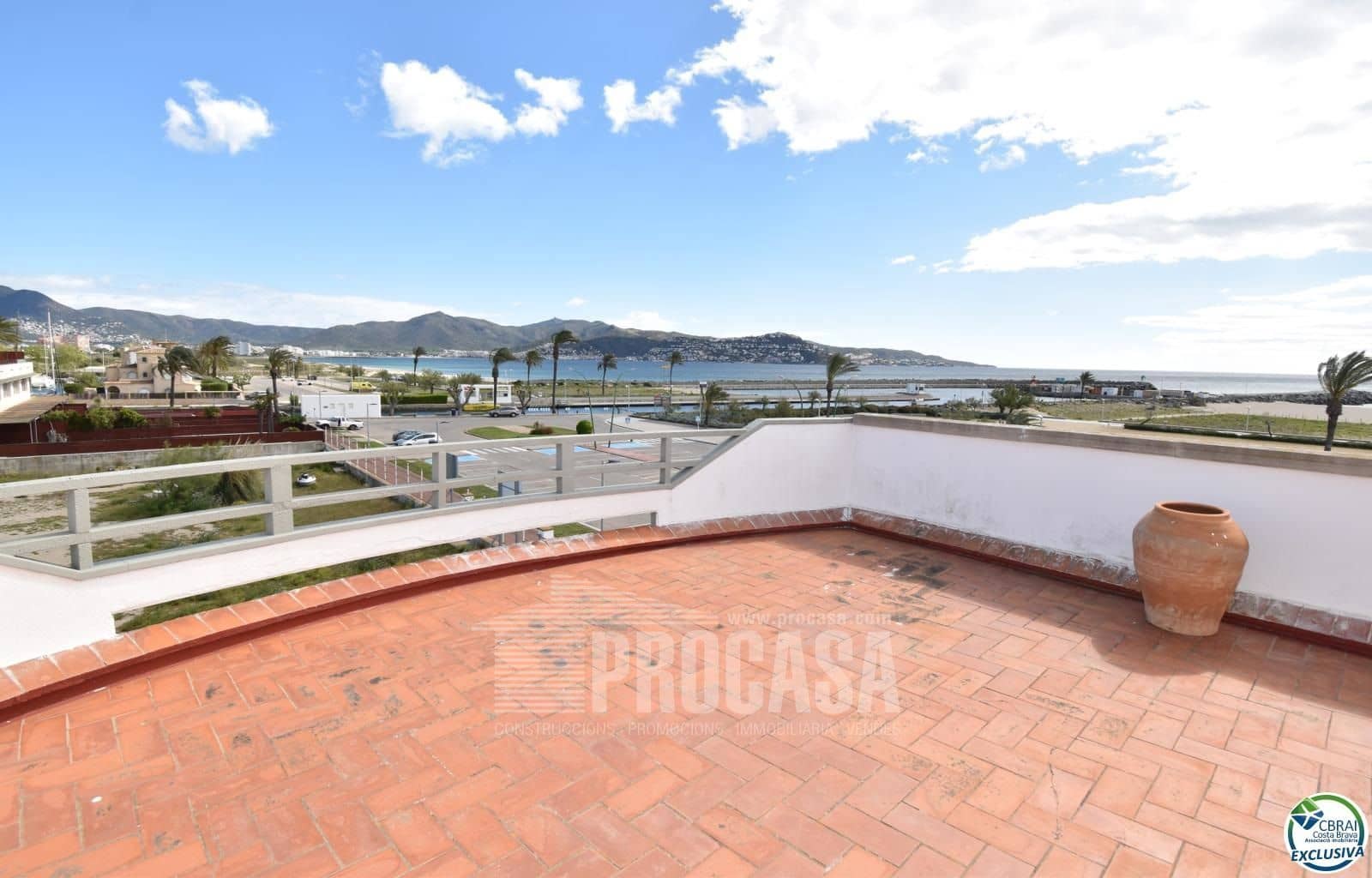 11 soverom Villa til salgs i Empuriabrava med svømmebasseng garasje - € 4 860 000 (Ref: 8227276)