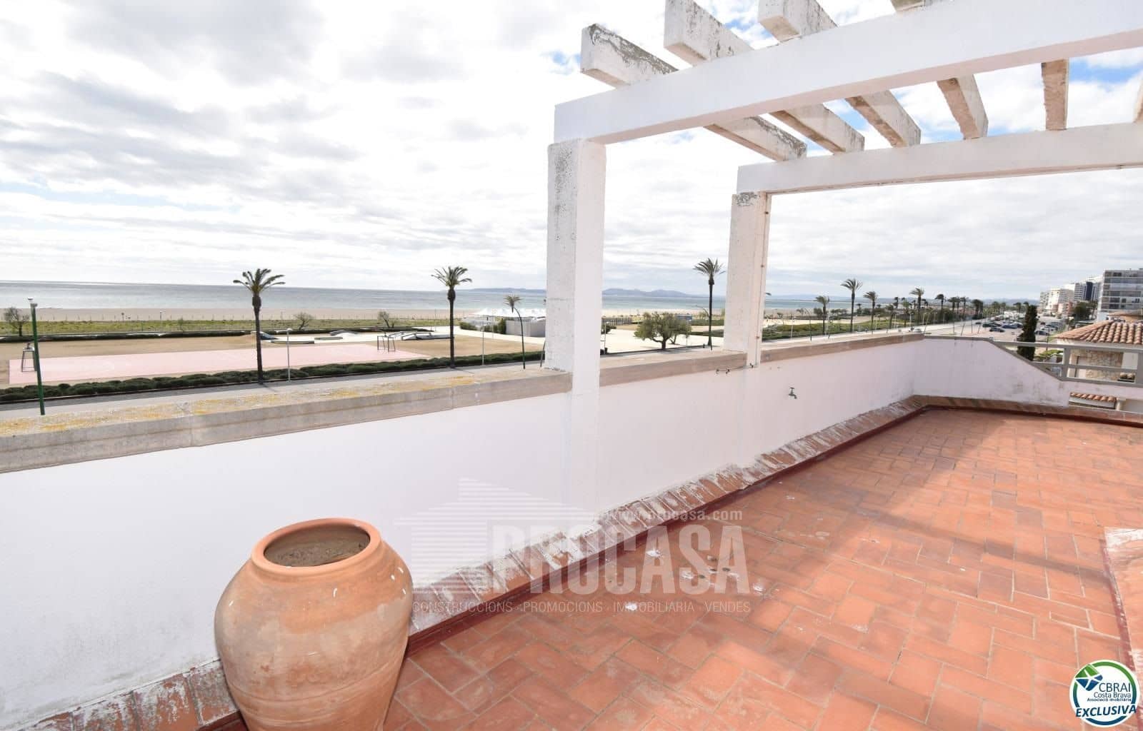 11 soverom Villa til salgs i Empuriabrava med svømmebasseng garasje - € 4 860 000 (Ref: 8227276)