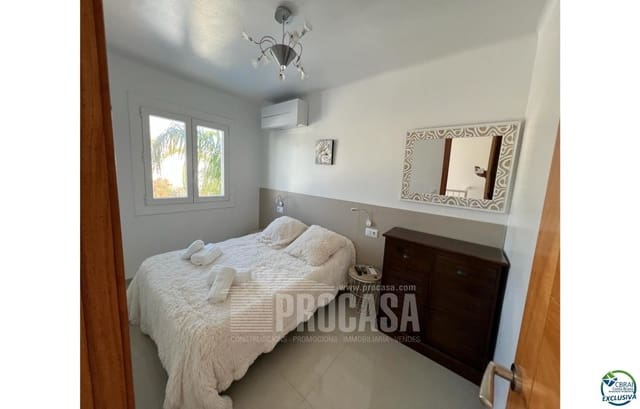 4 bedroom Villa for sale in Empuriabrava, Castelló d'Empúries with pool garage - € 1,099,000 (Ref: 8292620)