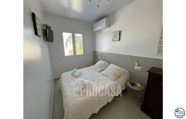 4 bedroom Villa for sale in Empuriabrava, Castelló d'Empúries with pool garage - € 1,099,000 (Ref: 8292620)