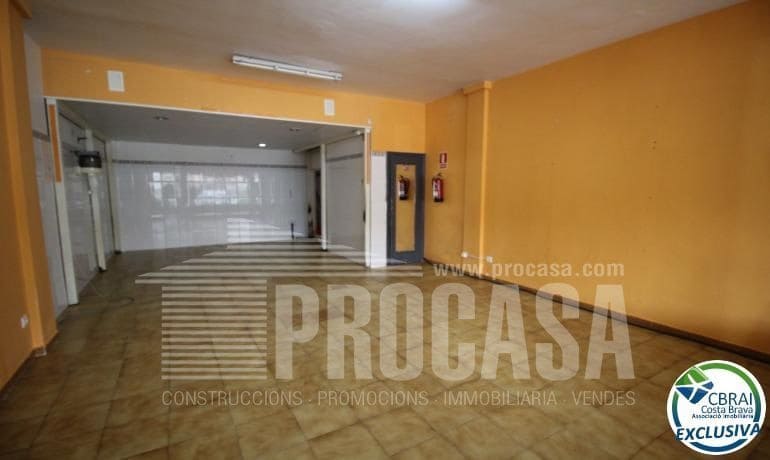 Commercial for sale in Empuriabrava - € 115,000 (Ref: 8321118)