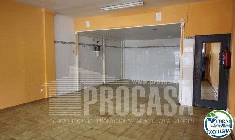 Commercial for sale in Empuriabrava - € 115,000 (Ref: 8321118)