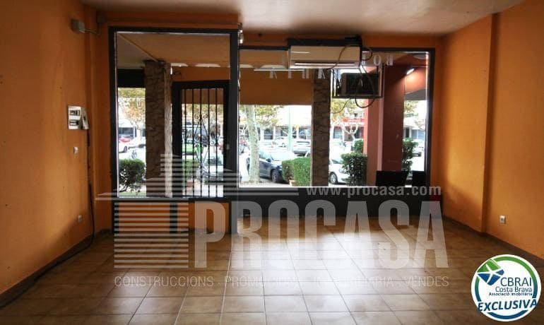 Commercial for sale in Empuriabrava - € 115,000 (Ref: 8321118)