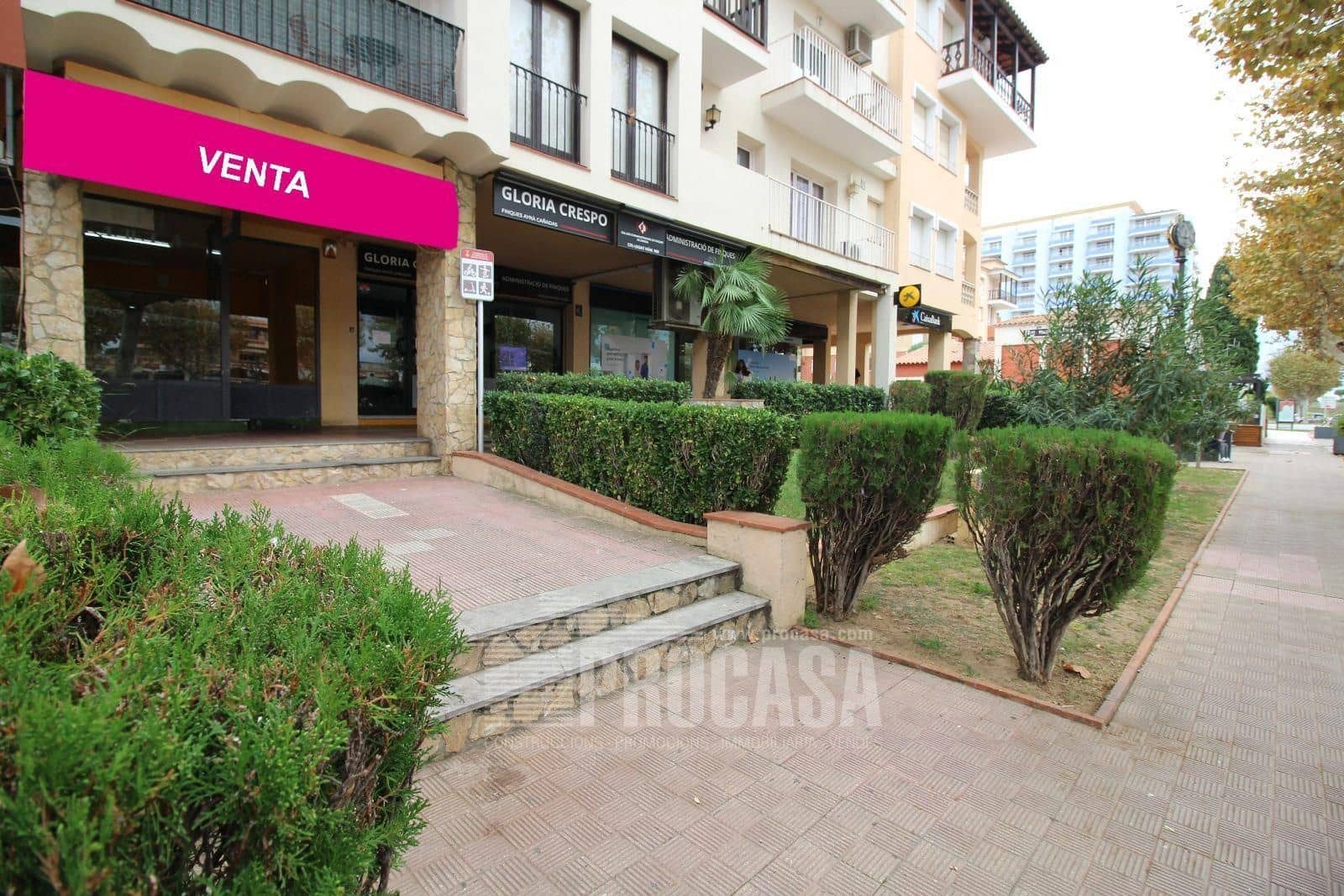 Commercial for sale in Empuriabrava - € 115,000 (Ref: 8321118)