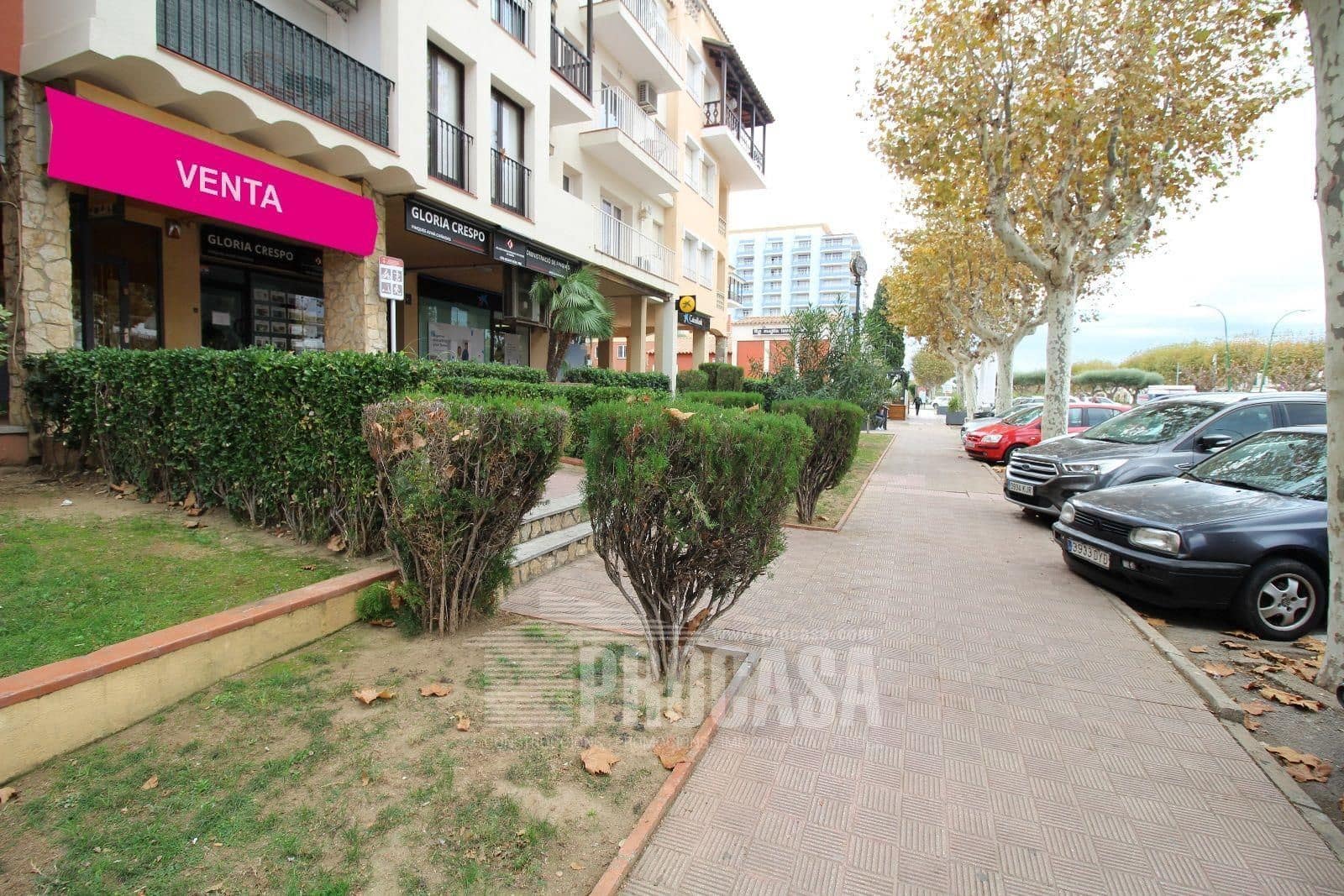 Commercial for sale in Empuriabrava - € 115,000 (Ref: 8321118)