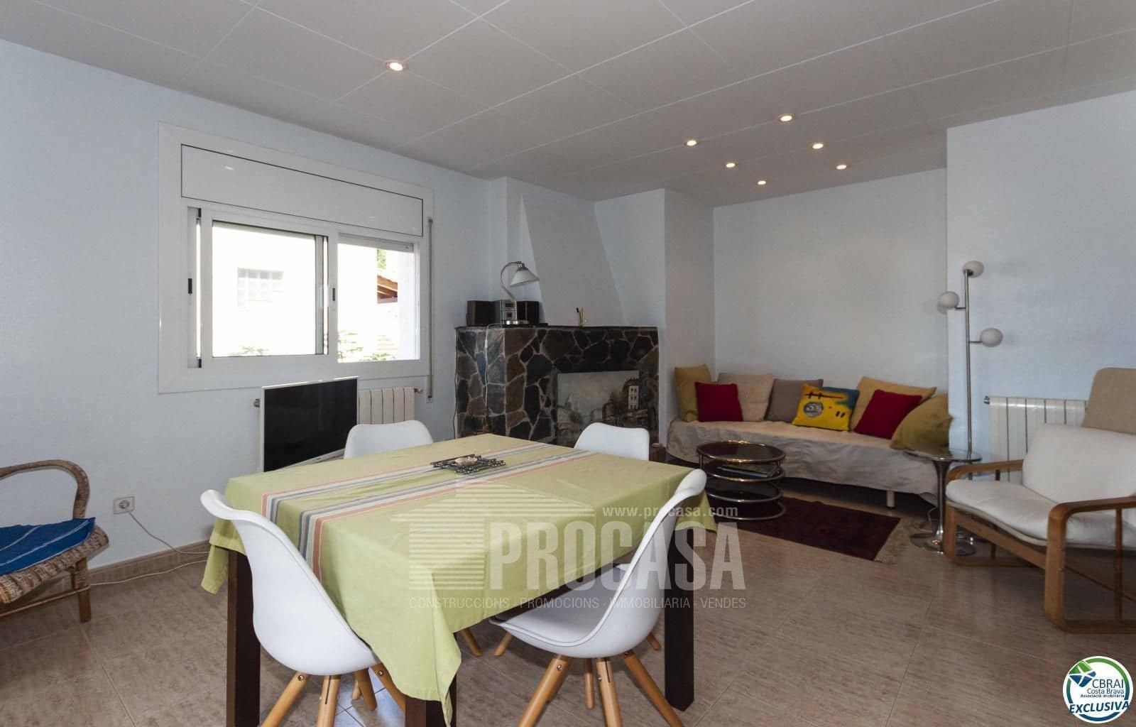 3 makuuhuone Asunto myytävänä paikassa Roses - 319 000 € (Ref: 8335507)