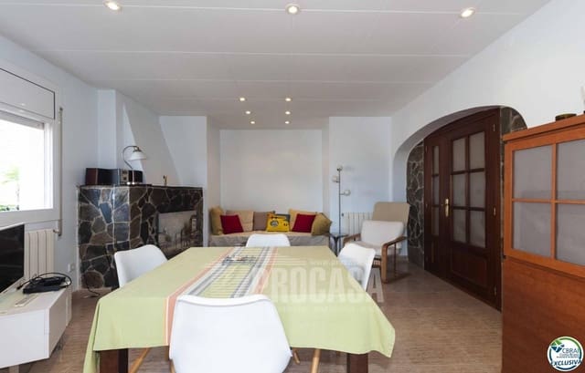 3 makuuhuone Asunto myytävänä paikassa Roses - 319 000 € (Ref: 8335507)